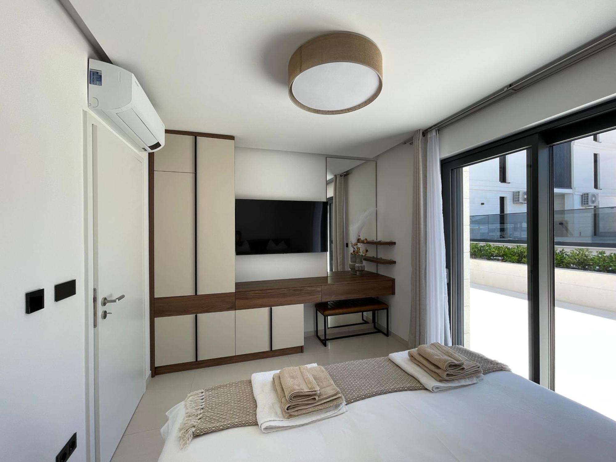 Sunhill Deluxe Lea